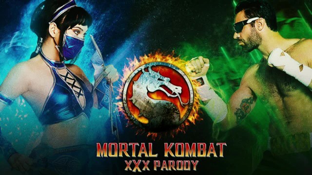 Mortal Kombat: A XXX Parody หนังโป๊ล้อเลียนเกมดัง Johnny Cage ปะทะ Kitana สองตัวละครชายหญิงสู่เรื่องจริงคนแสดง มาขย่มควยด้วยท่าไม้ตายระเบิดหีจนรูขยาย กระเด้ารูหีเปลี่ยนจากต่อสู้ใช้กำลังมาใช้กามารมณ์แทน
